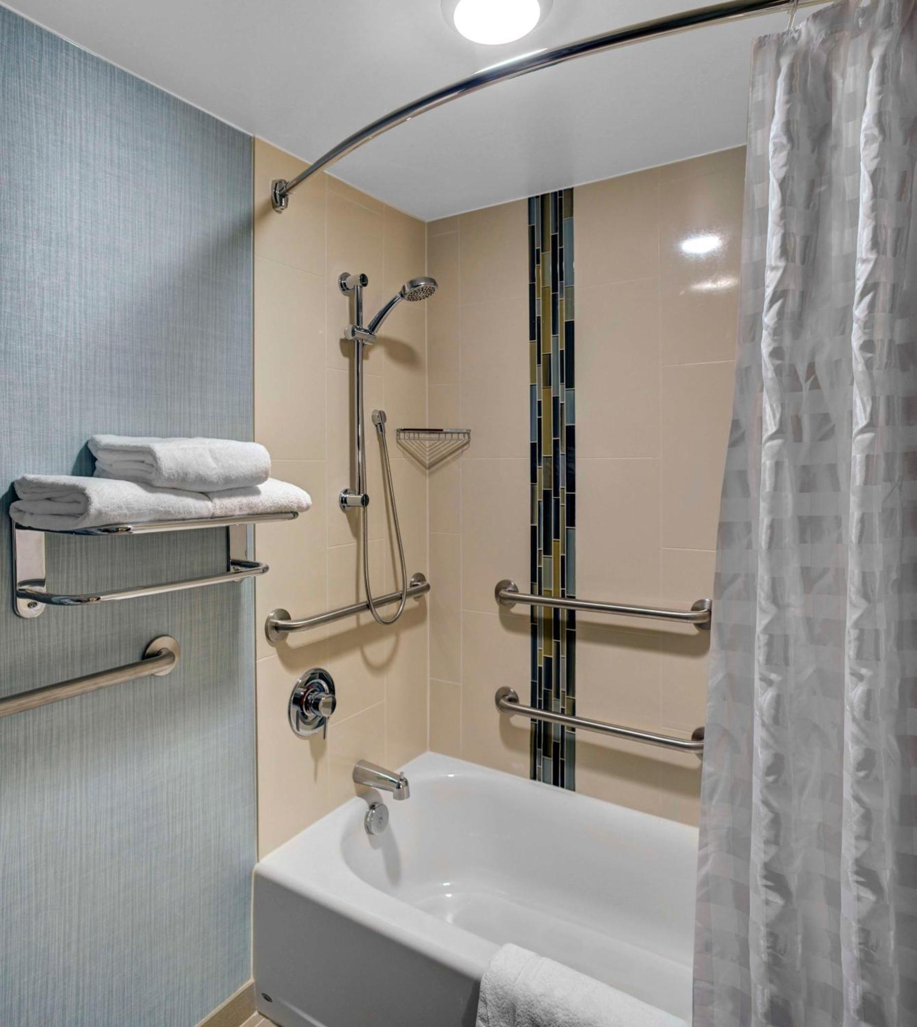 Hyatt Place - Hotel 3*