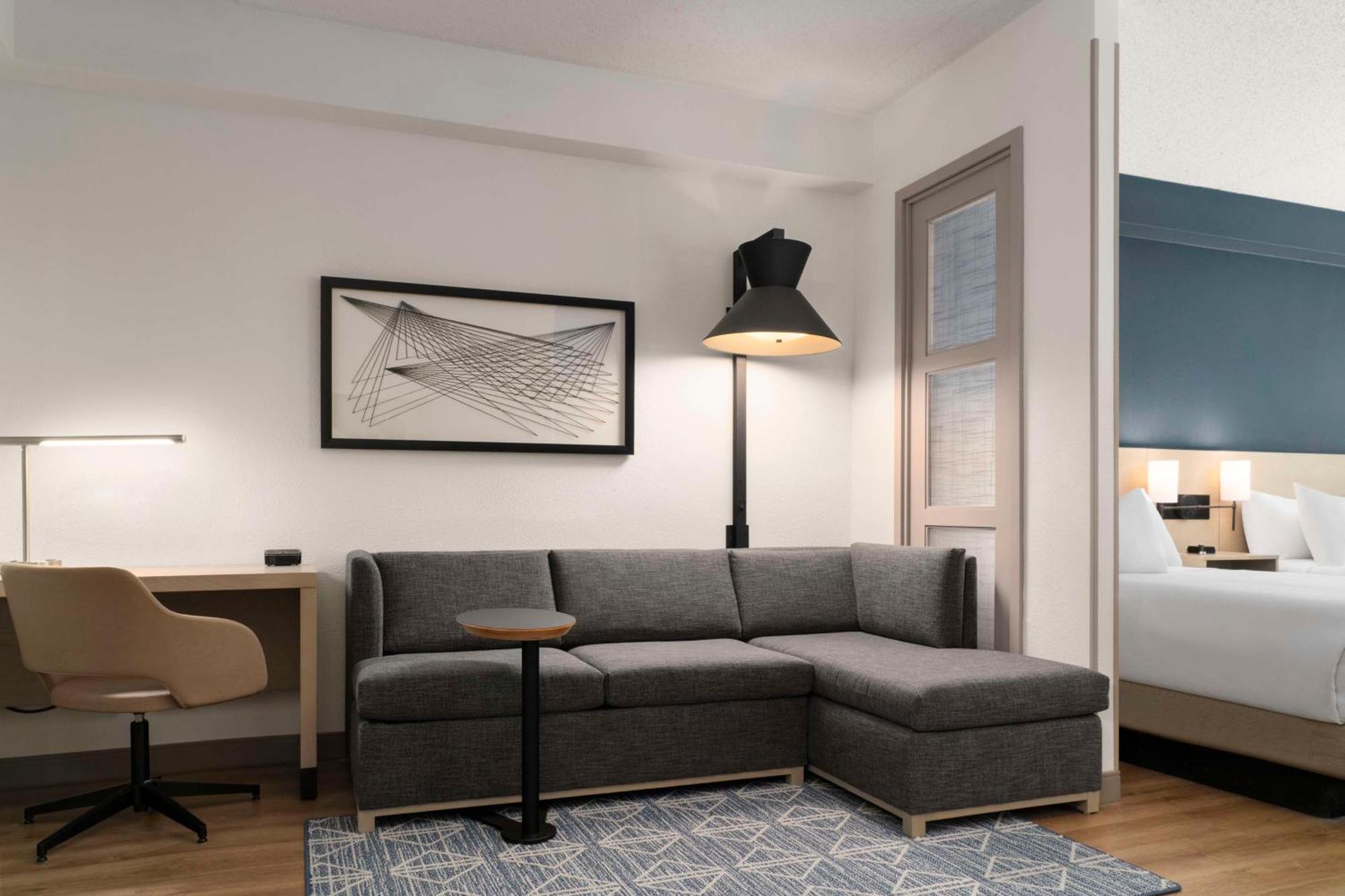 Hyatt Place - 3*