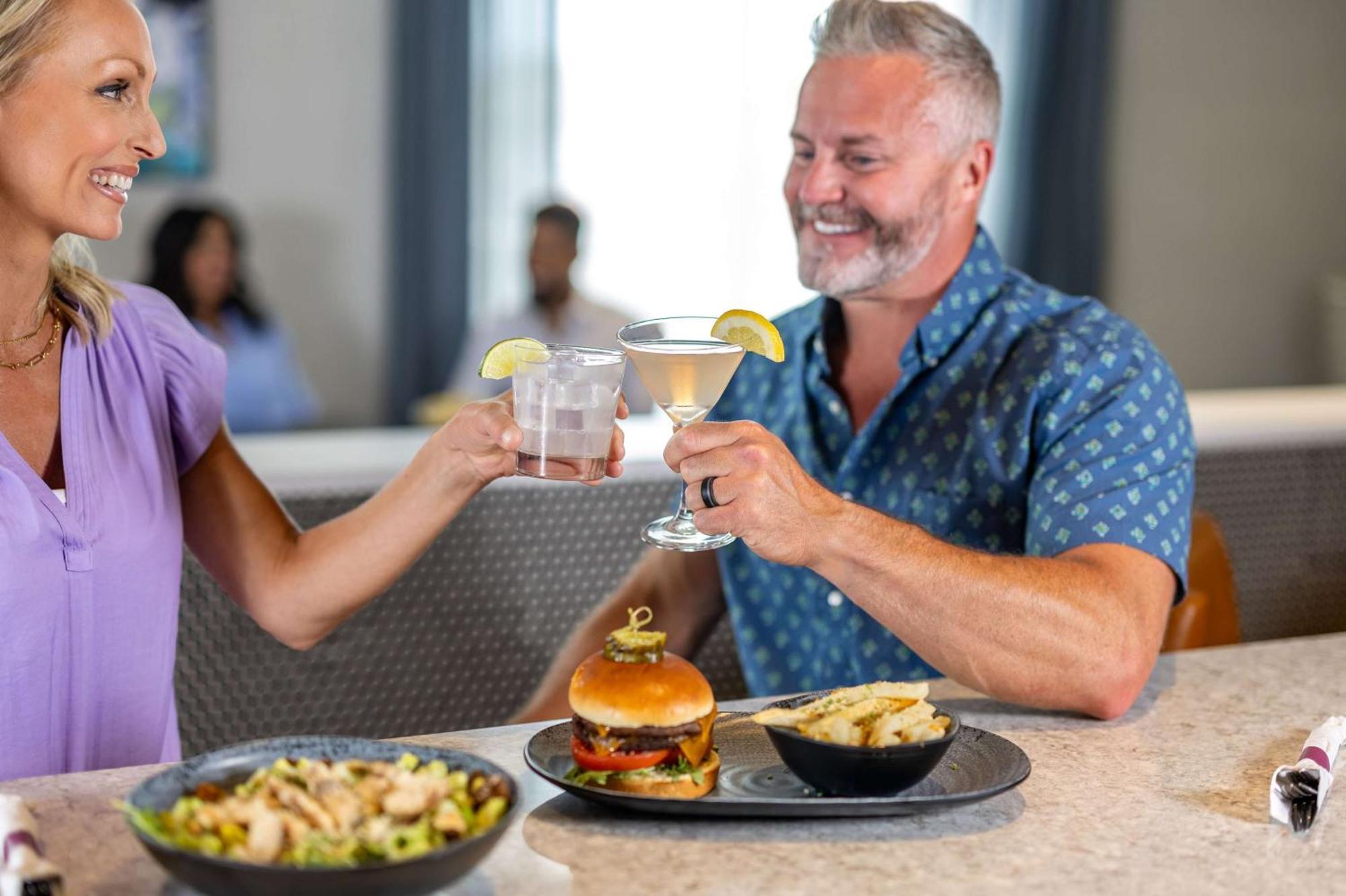 Hyatt Place - 3*